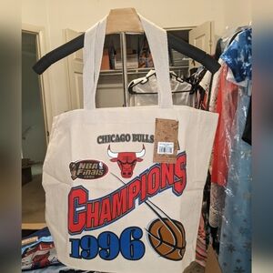 Mitchell and Ness Chicago Bulls Champions 1996 Tote Bag NWT